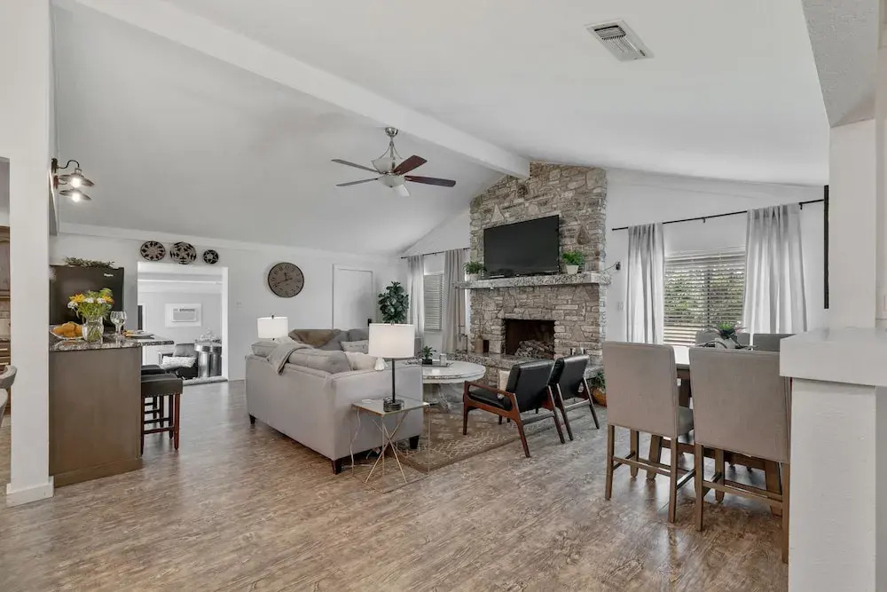 Gorgeous Home Near Wineries w/ Hot Tub & Fire Pit