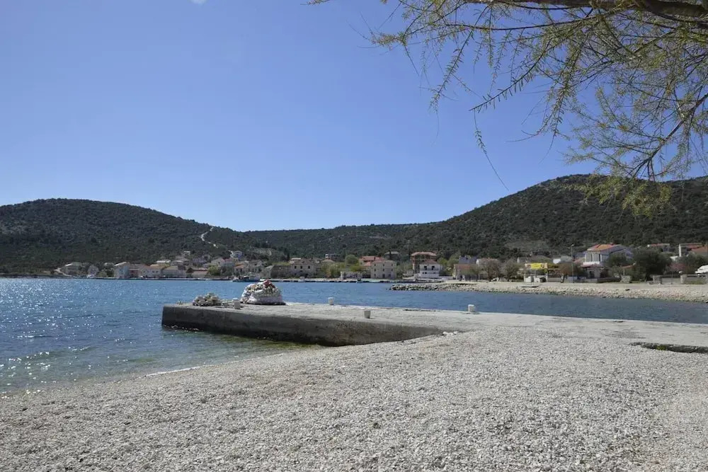 Lovely 2-bed Apartment in Vinisce, Close to Beach