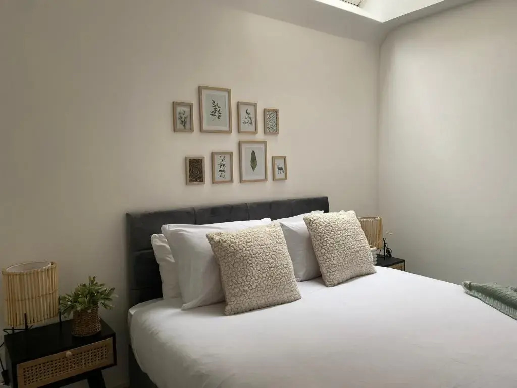 Hounds Gate Luxury Apartments by 1508 Stays