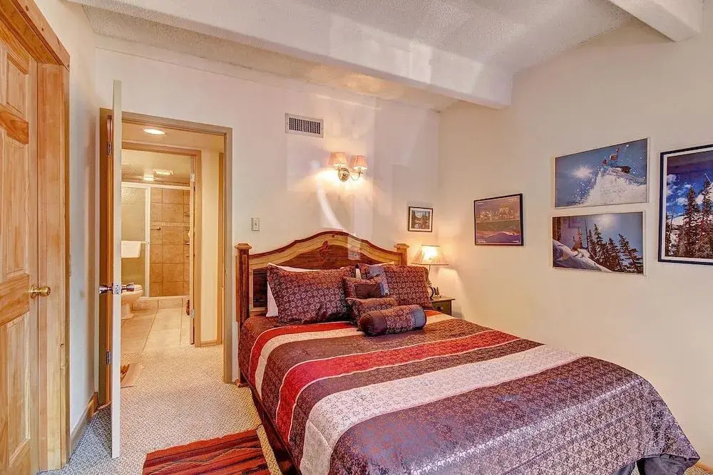 Columbine 102 2 Bedrooms 2 Bathrooms Condo