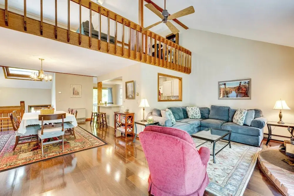 Near Skiing & Hiking! North Conway Gem w/ Balcony
