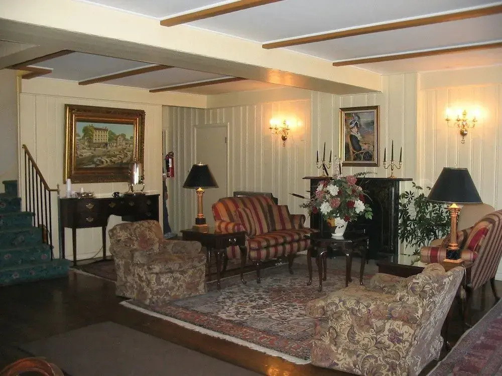Inn At The Beeches