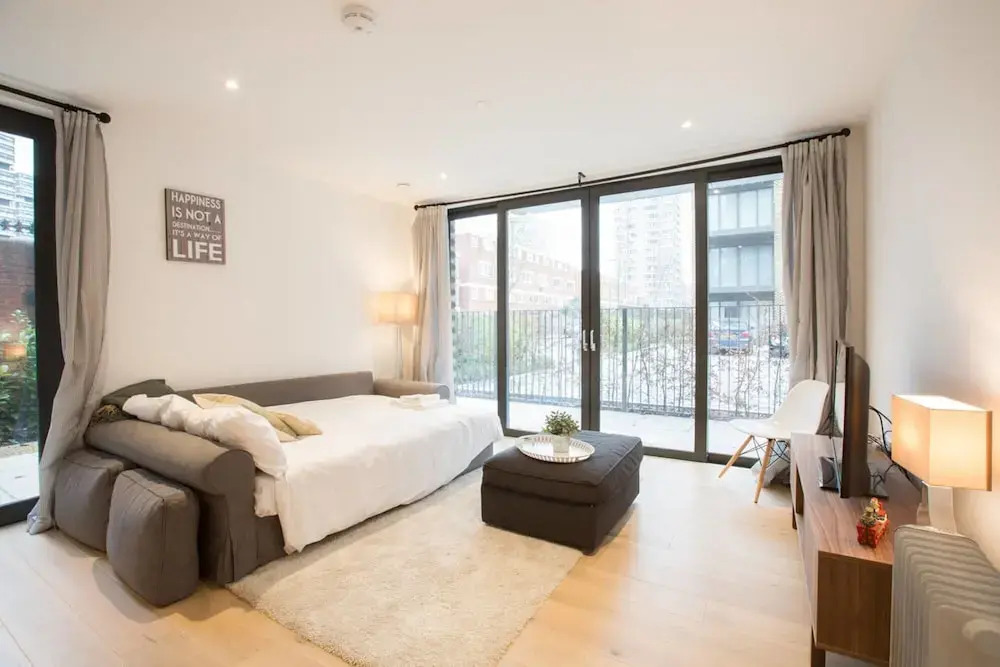 Bright, Spacious 2 bed Flat in Battersea, Sleeps 6