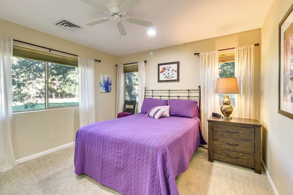Dog-friendly Home on Pinetop Lakes Course!
