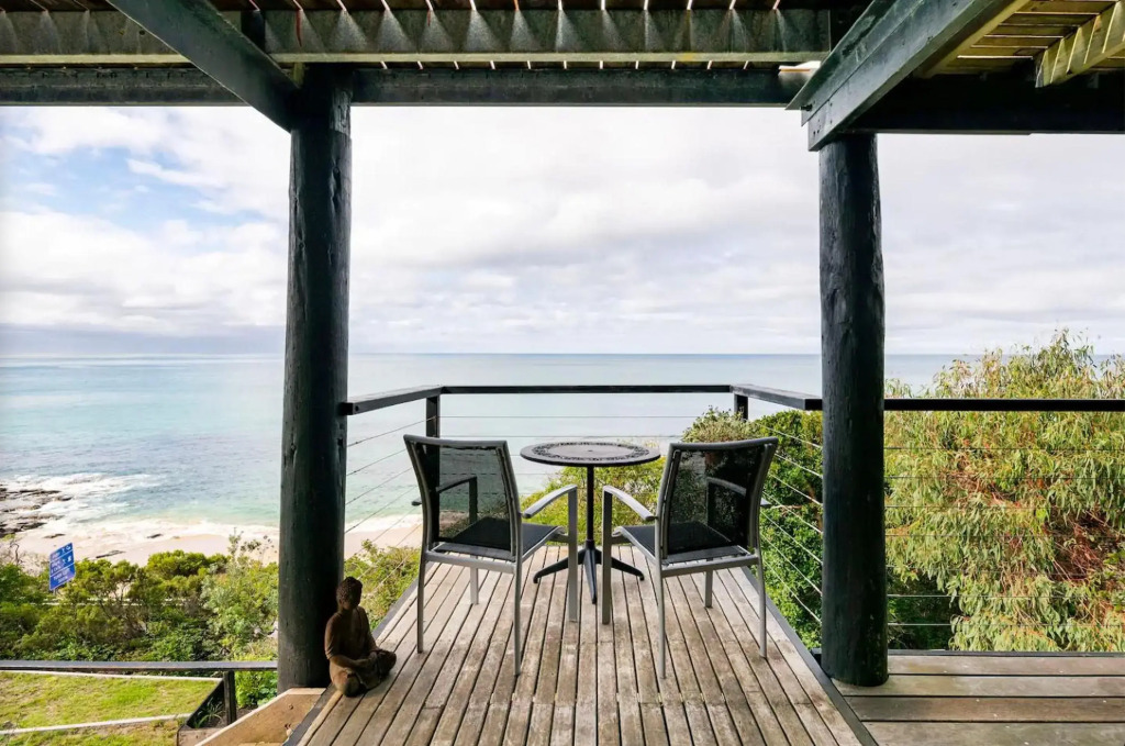 Y Vue - Beachside Apartment with Ocean Views