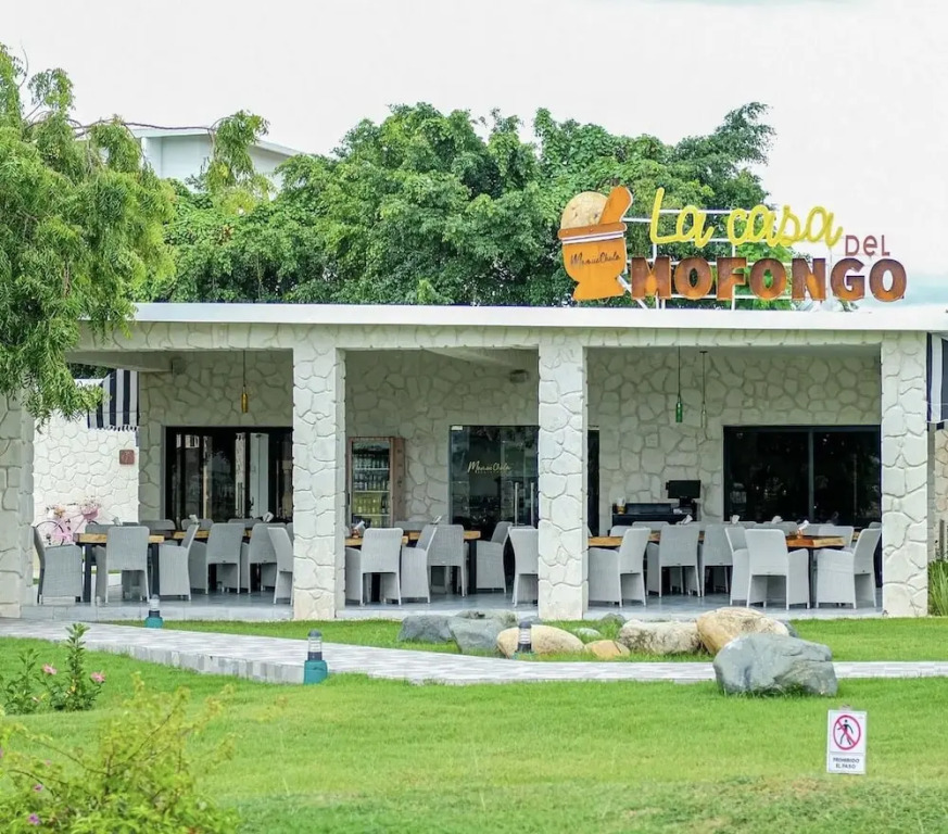 Playa Palmera Beach Resort