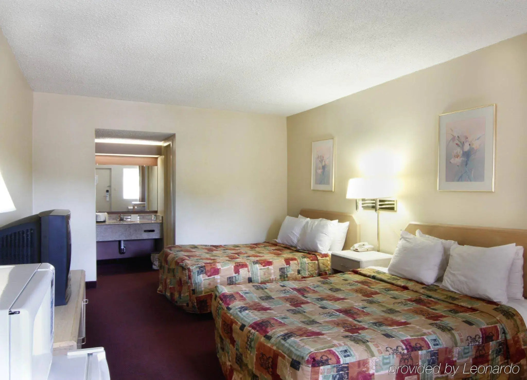 Days Inn by Wyndham Norfolk Military Circle
