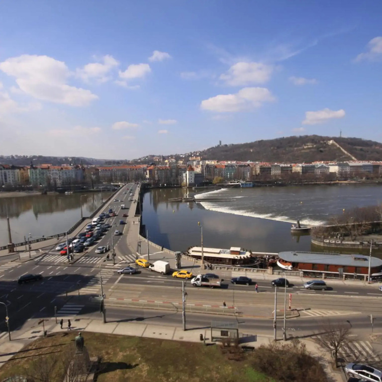 Riverside Palace Apartments