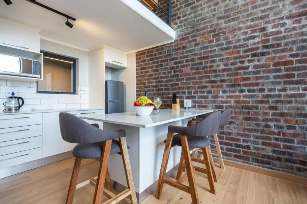 Urban Artisan Luxury Suites by Totalstay