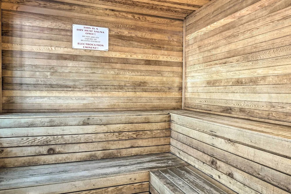 Branson Condo: 1 Mi to Dolly Parton's Stampede!