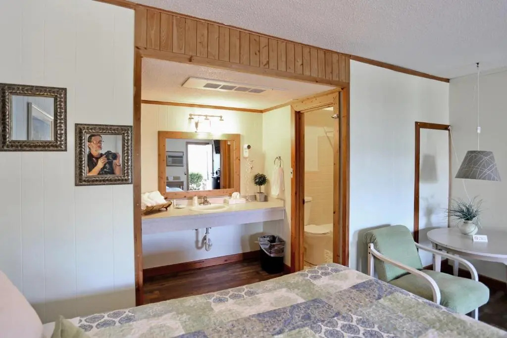 Cape Pines Motel