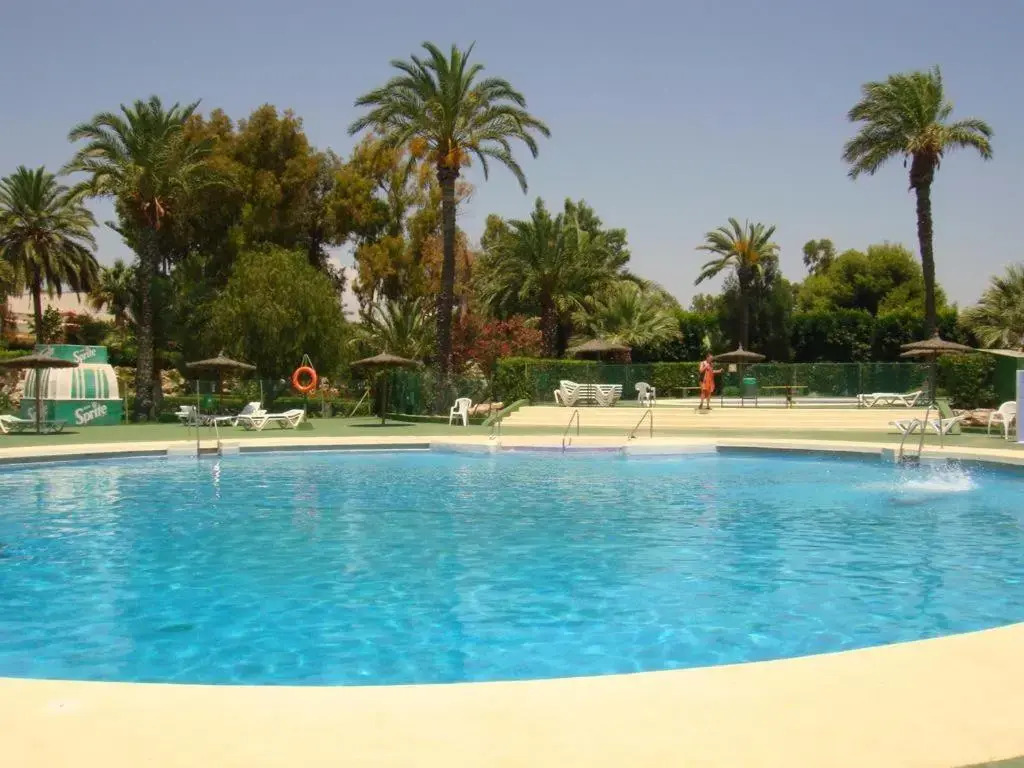 1 de 17 CASA CON JARDÍN PRIVADO A 200m DE LA PLAYA.