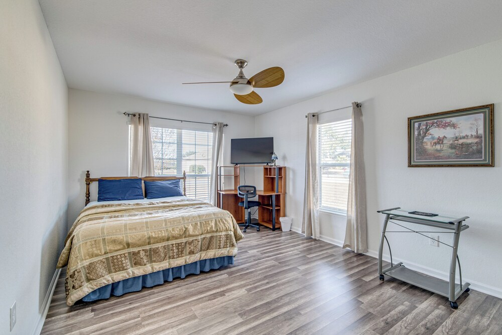 9 Mi to WEC & Dtwn Ocala! Family Haven w/ Patio
