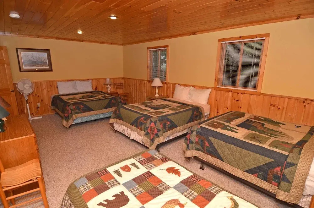 Pineview 3 Bedrooms 2 Bathrooms Condo