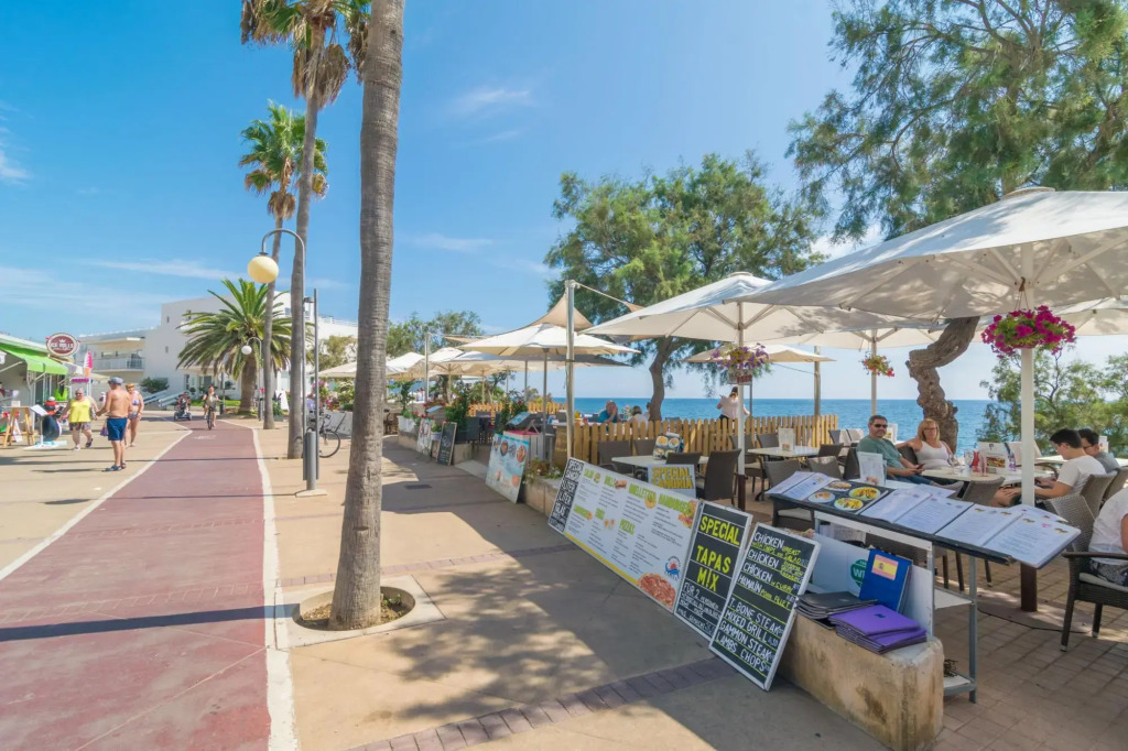 SES ROQUES DE CALA BONA - Apartment with sea views in Cala Millor. Free WiFi
