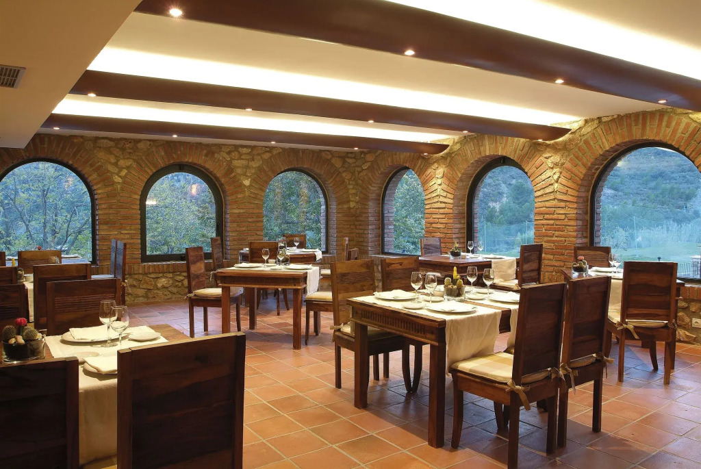 La Figuerola Hotel & Restaurant