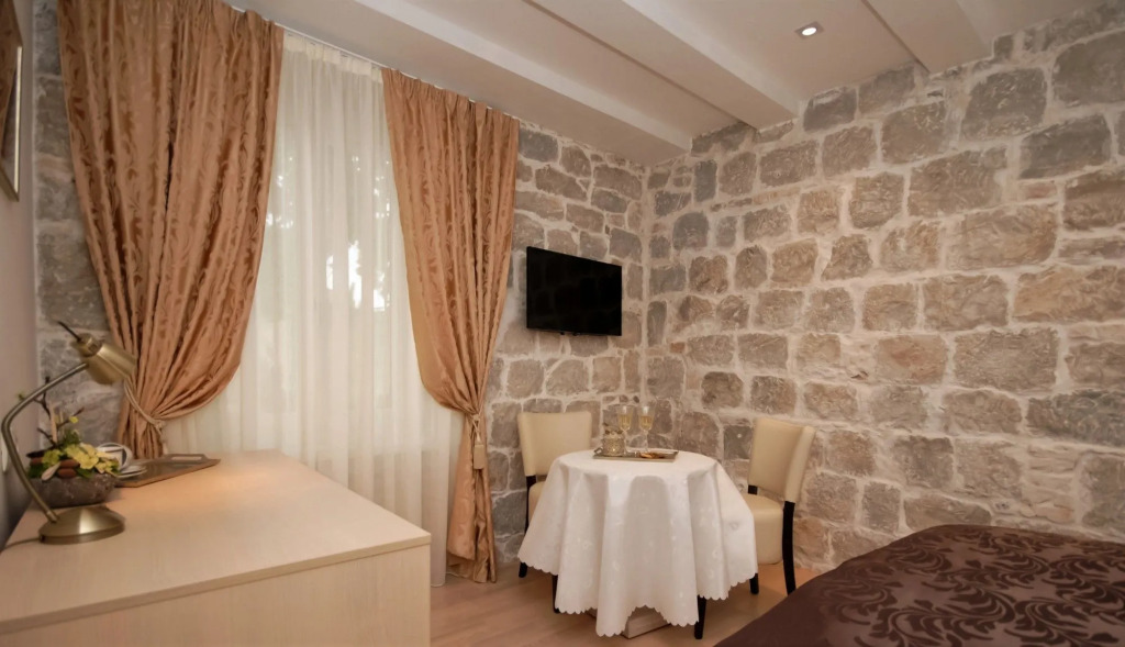 Lanterna Rooms