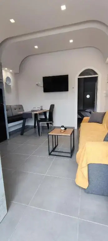 Eleni City Apartment 2