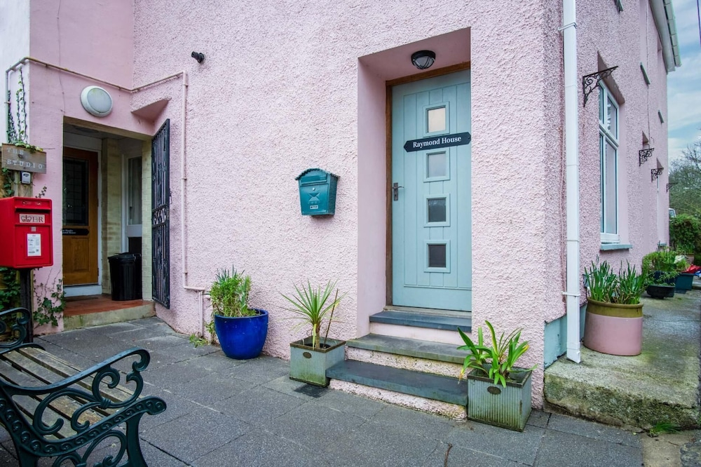 Tide & Tee - 2 Bedroom Apartment - Penally - Tenby
