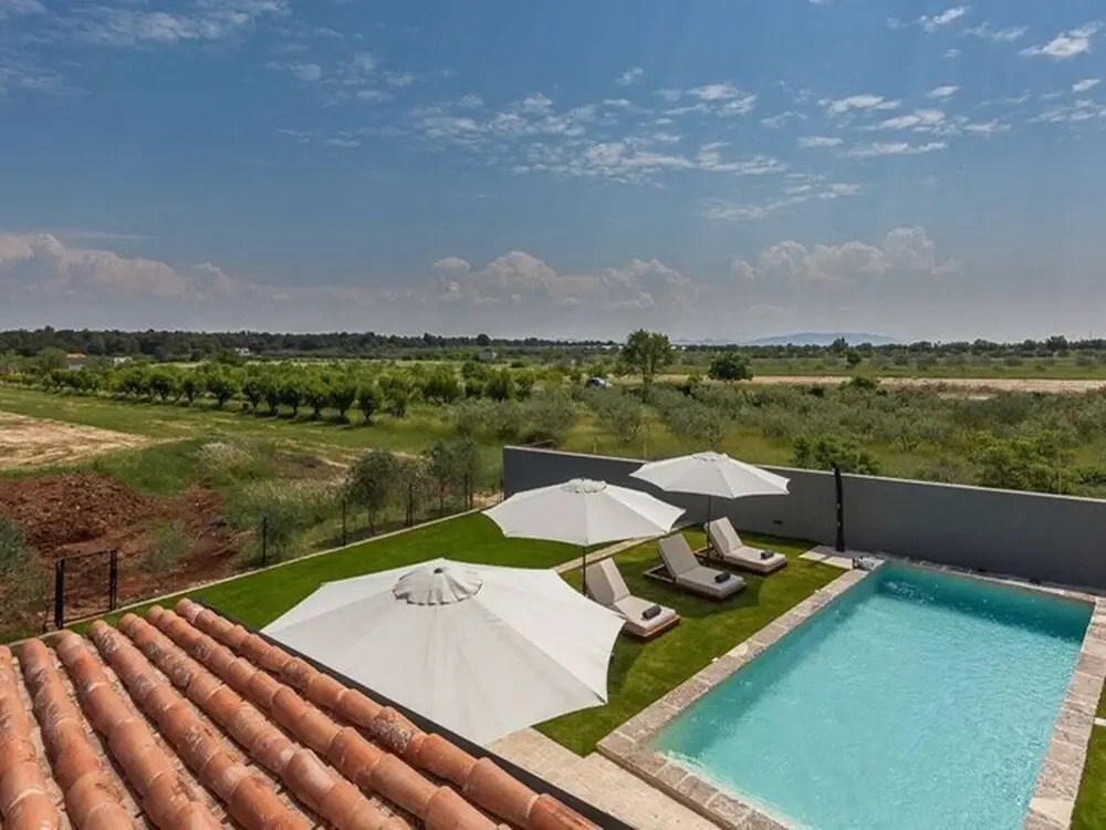 Magnificant 5 Stone Villa Royal