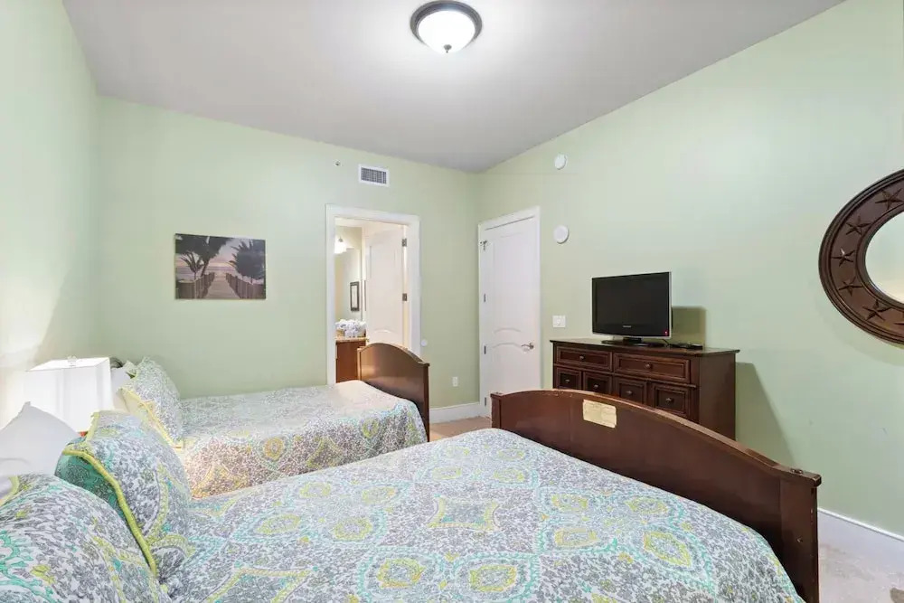 Turquoise Place 1807 D