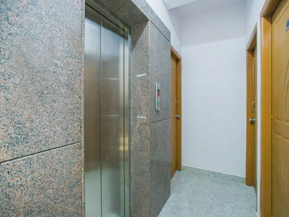 Super Hotel O Varcity Comforts Near St. John Medical College