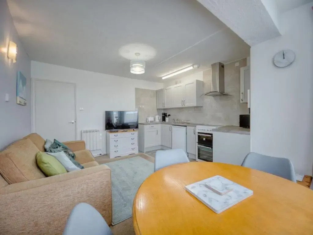 Apartment 7