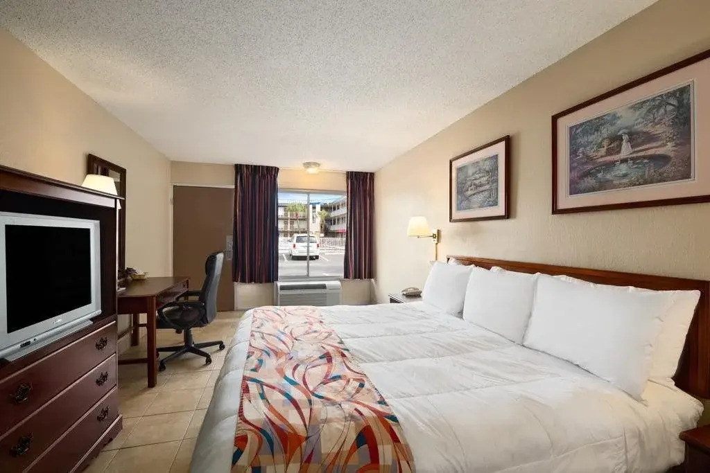 Days Inn Tampa North of Busch Gardens
