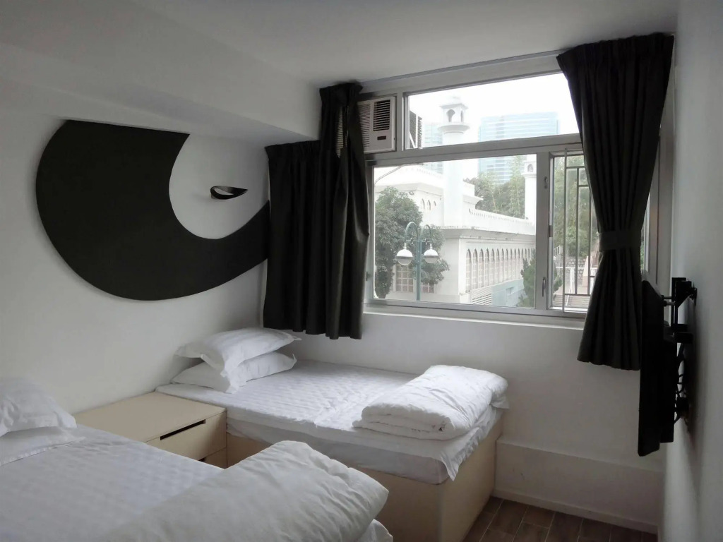 Panda's Hostel - Elegant