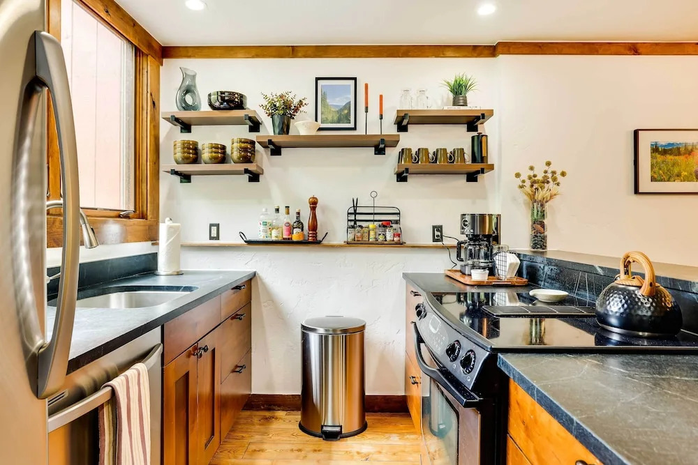 Elegant Vail Home - Walk to Booth Falls Trail