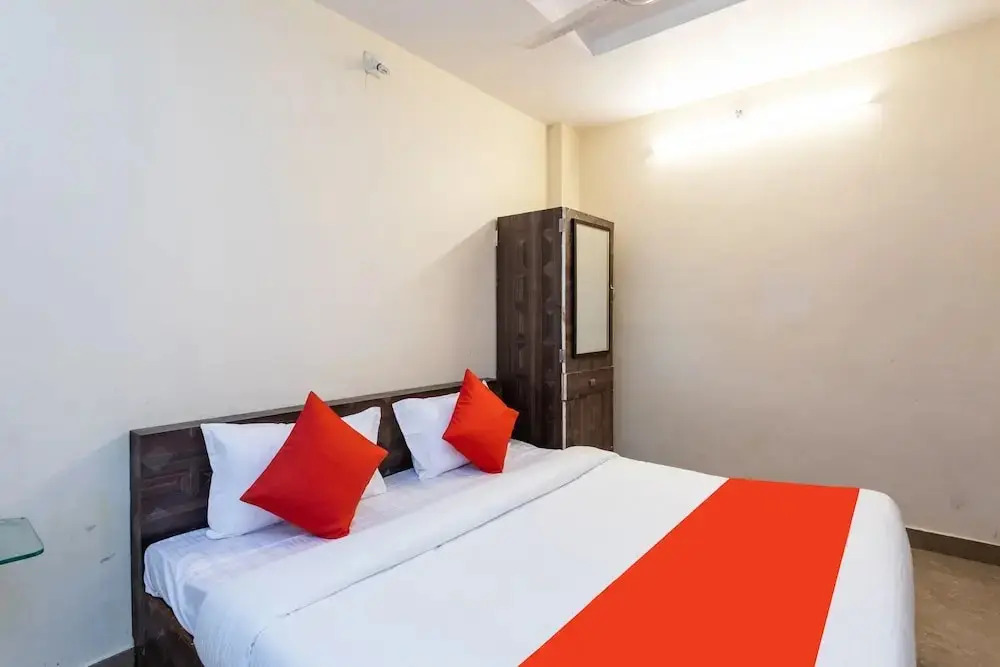 Hotel Padma Palace by OYO Rooms