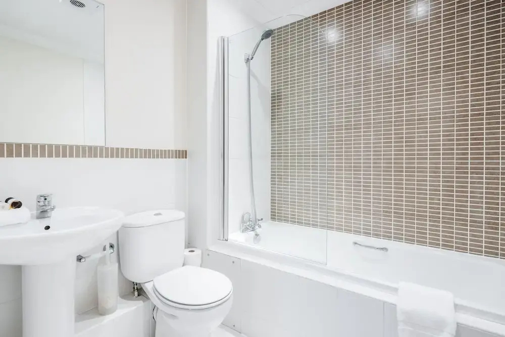Roomspace Serviced Apartments - Royal Swan Quarter