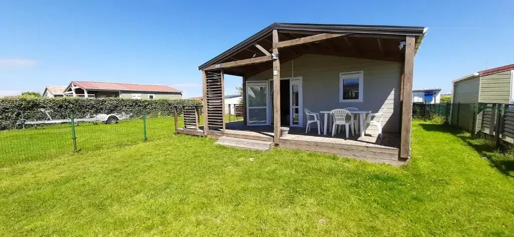 Chalet de 2 chambres a Grandcamp Maisy a 200 m de la plage avec piscine partagee jardin clos et wifi