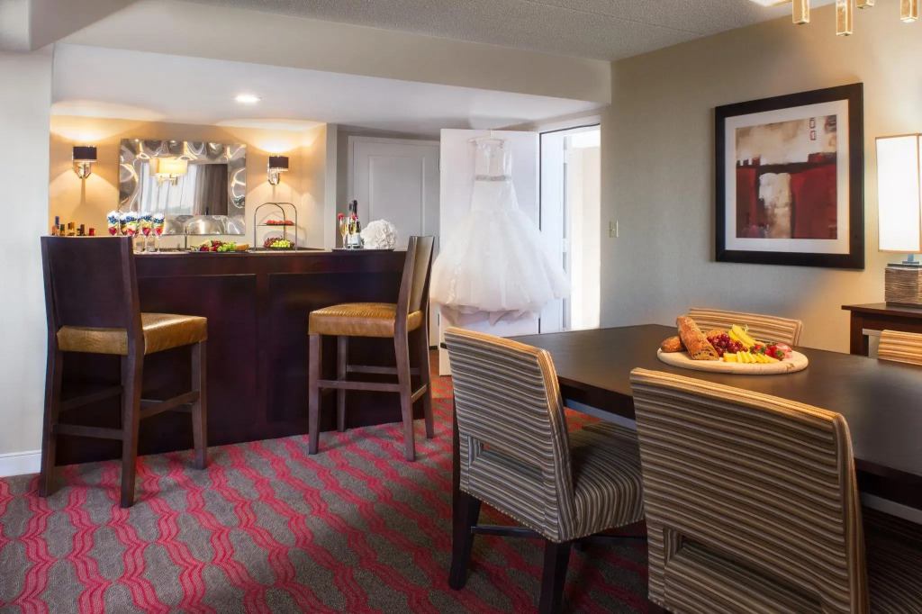 DoubleTree by Hilton New York-LaGuardia