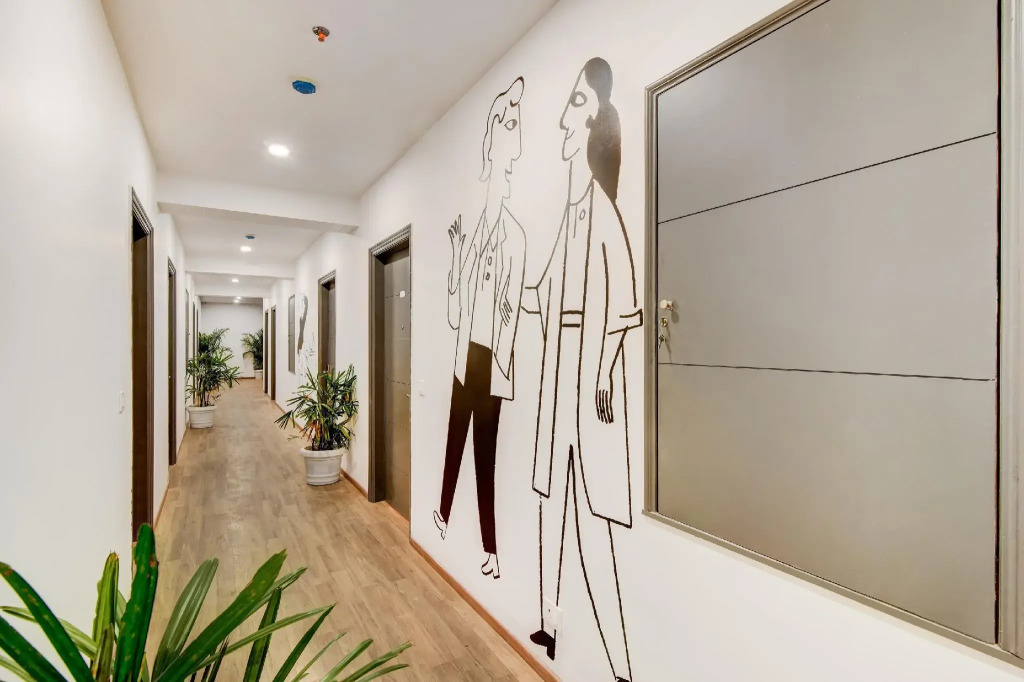 OYO Townhouse 207 Hotel Downtown My Stay