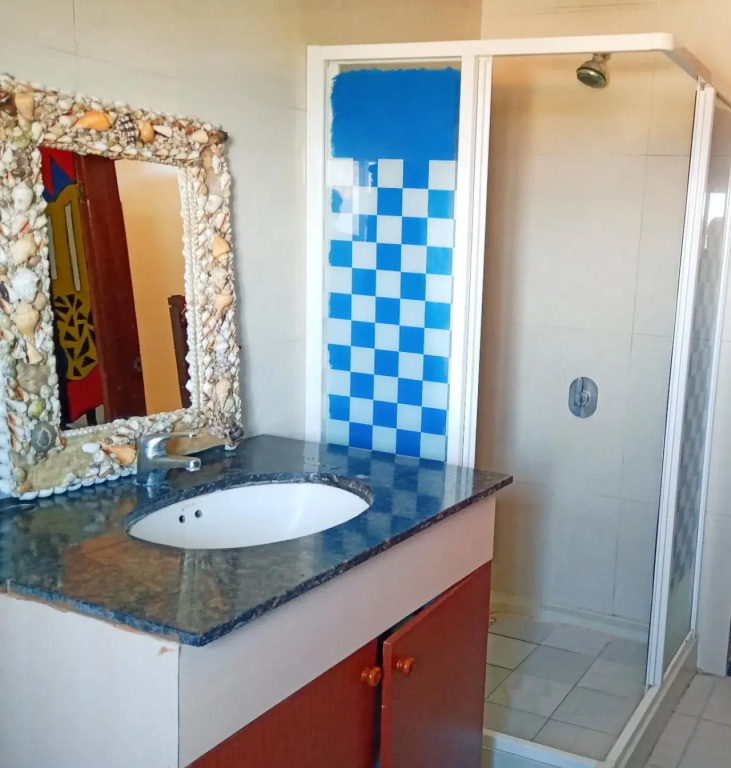 House Of D16 Hostel
