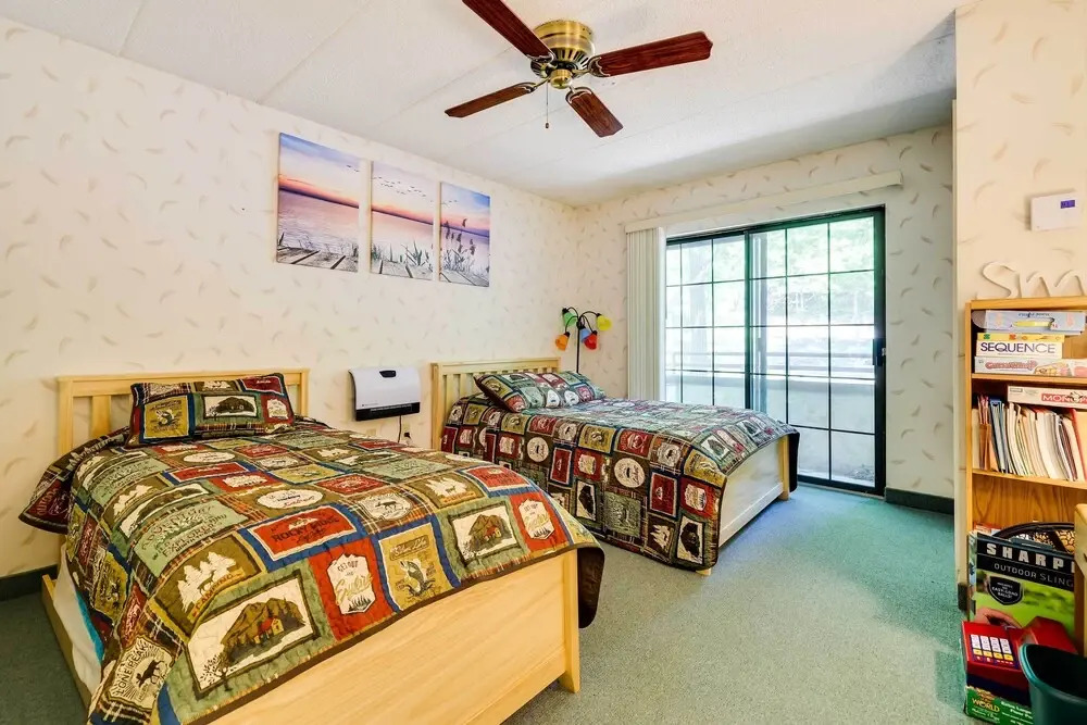 1 Mi to Big Boulder: Lakefront Unit w/ Pool Access
