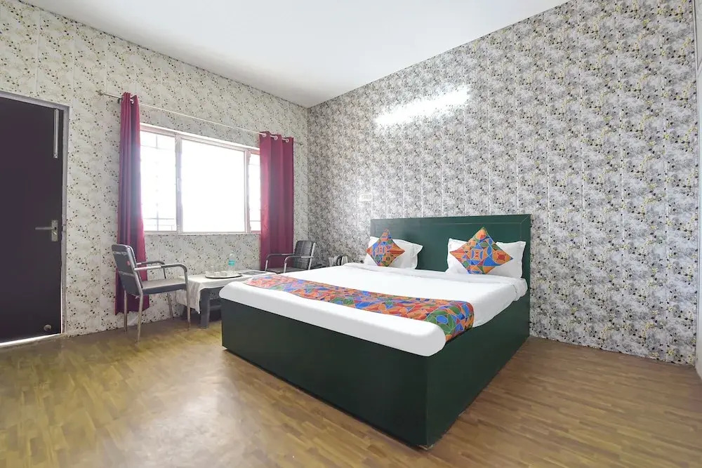 FabHotel Green Acres