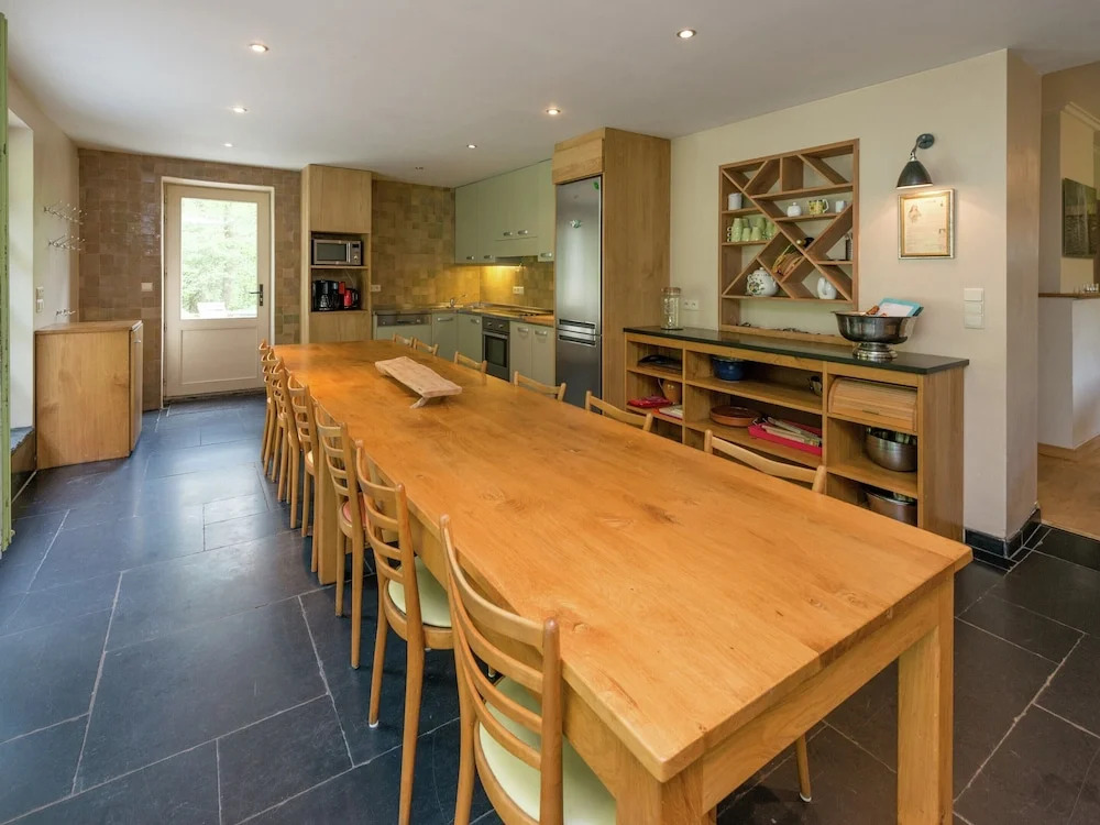 Beautiful Holiday Home In Redu With Whirlpool