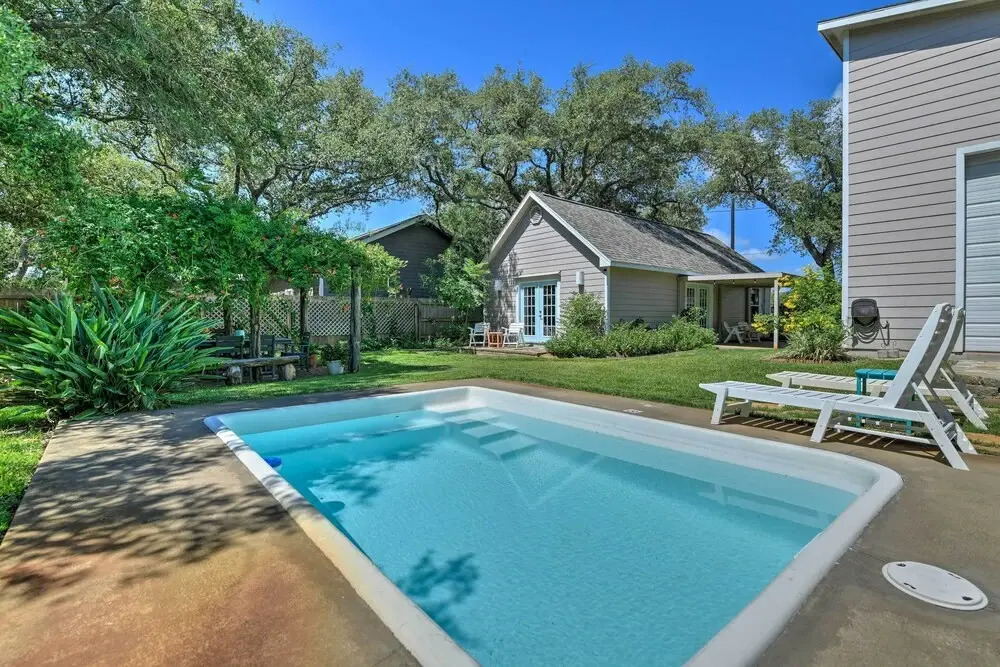 Outdoor Oasis & Grills: Ultimate Rockport Home!