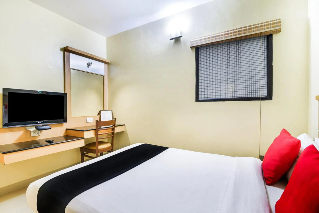Super OYO Capital O 37664 Hotel Grand Plaza