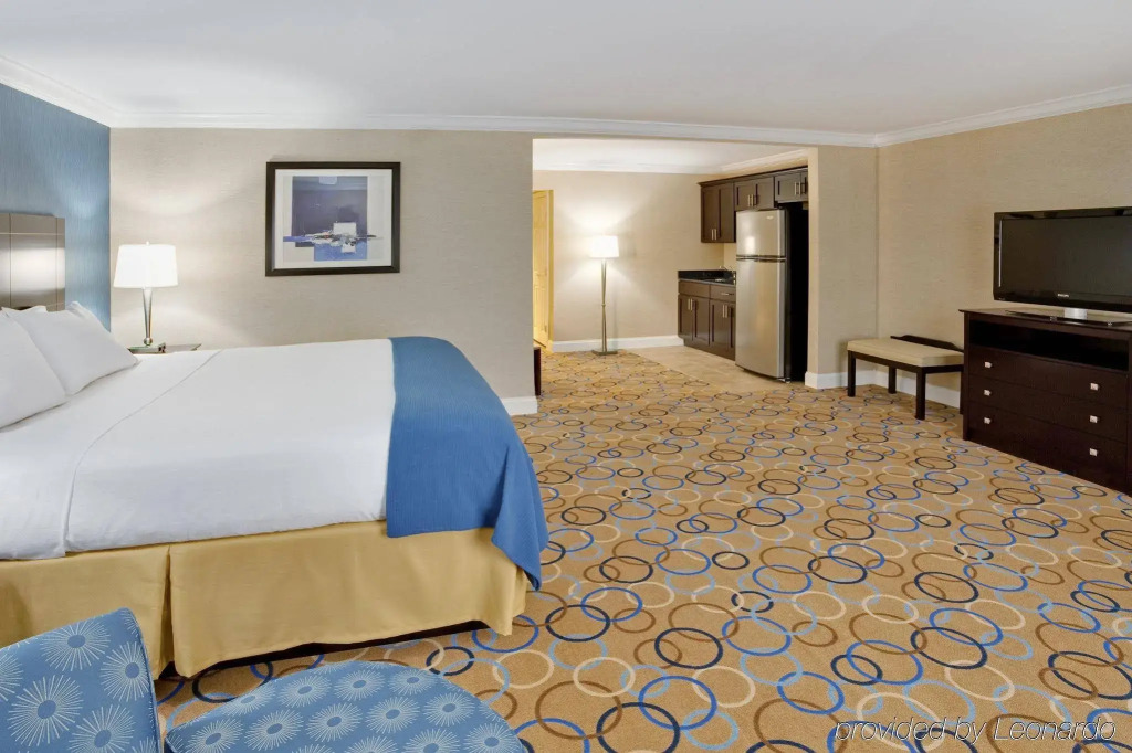 Holiday Inn Express & Suites Williamsport by IHG
