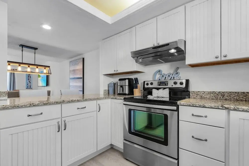 Royal Pelican - New Listing - 4511 Bay Beach Ln 2 Bedroom Condo by RedAwning