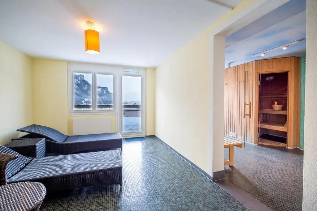 Hotel Sherlock Holmes "nur 200m zur Gondelbahn Hasliberg"