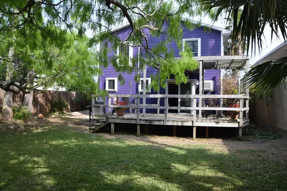 The Purple House - Four Bedroom Home