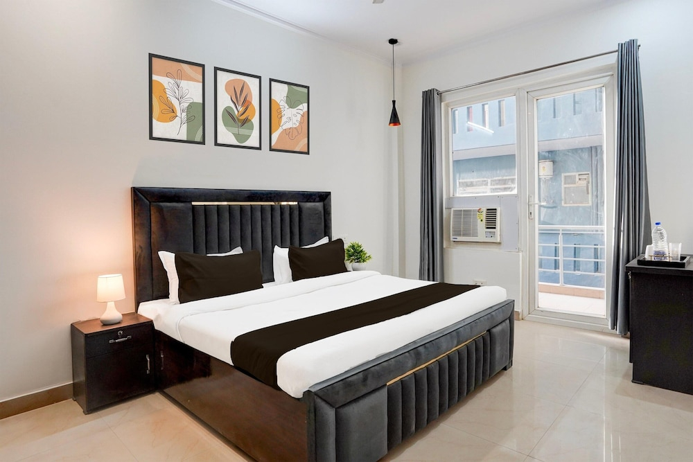 Townhouse Hotel Sec- 54 Golf Course Road