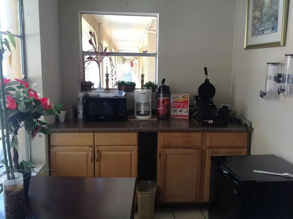 Guest Inn & Suites
