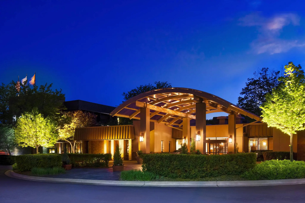 Sheraton Milwaukee Brookfield