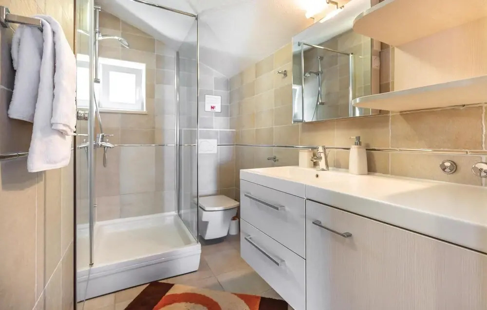 Amazing Home in Makarska with Hot Tub, Sauna & WiFi