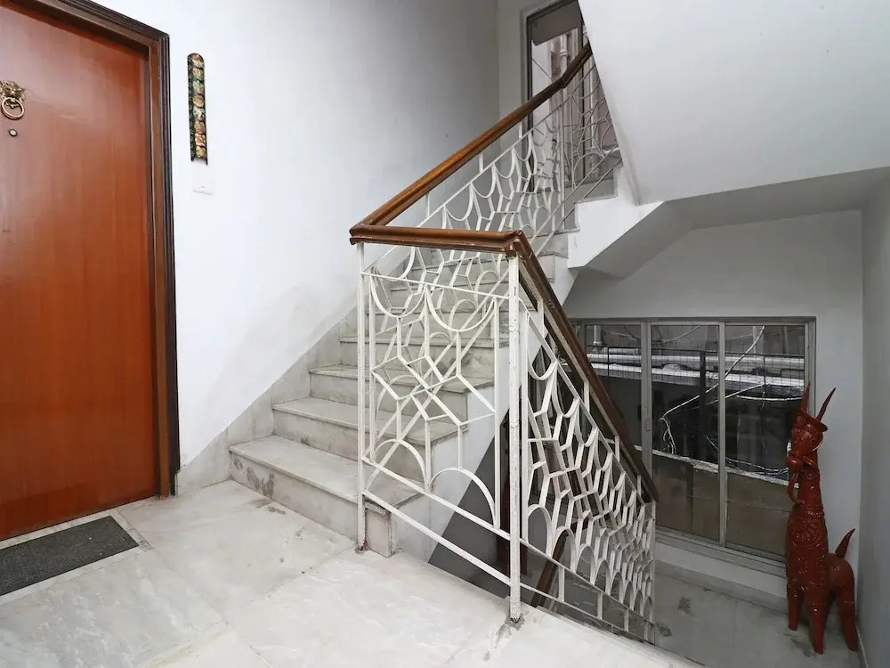 Oyo 36083 The Guest House